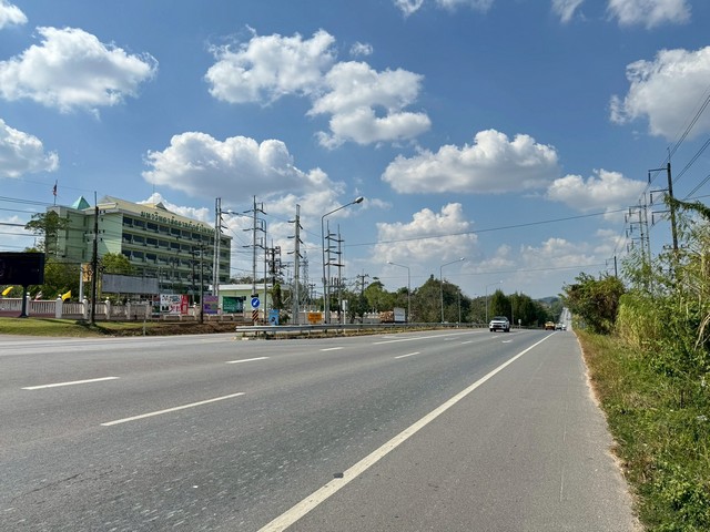 ขายที่ดินเปล่าจันทบุรีติดถนน ขายที่หน้ามหาวิทยาลัยราชภัฏรําไพพรรณี  ต.แสลง อ.จันทบุรี จ.จันทบุรี