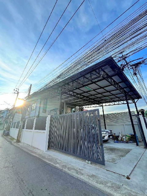 BTS บางหว้า 1กม. บ้านเดี่ยว 2 ชั้น  4 นอน 2 น้ำ MRT บางไผ่ 500 ม เพิ่งรีโนเวทใหม่ 59 ตร.วา.239 ตร.ม.เหมาะกับทำโฮมออฟฟิศ อยู่อาศัย.
