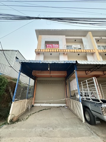 ขายขาดทุนอาคารพาณิชย์ 3 ชั้น ติดถนนสายแม่สอด-อุ้มผางต.พระธาตุผาแดง อ.แม่สอด จ.ตาก