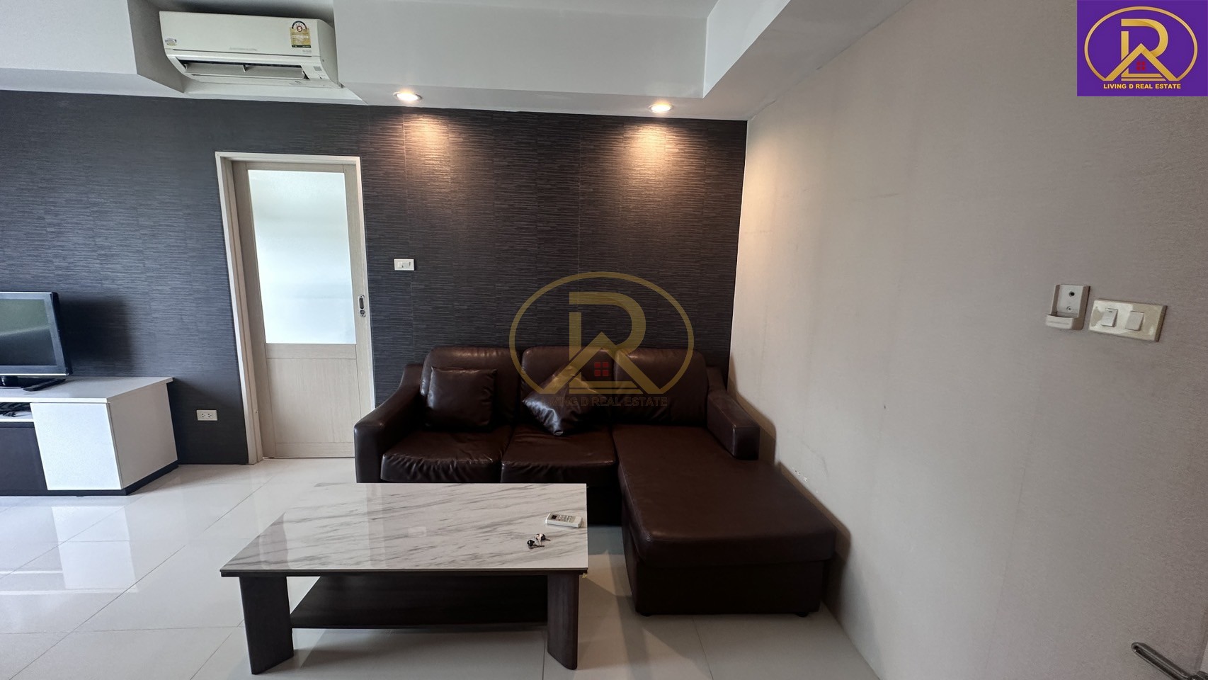 ให้เช่าคอนโดอมตะ เดอะกั๊ม คอนโด ตึก C (The Kump Condominium) ติดนิคมอุตสาหกรรมอมตะซิตี้ (ชลบุรี) ซอยทองหลาง ต.คลองตำหรู เมืองชลบุรี    