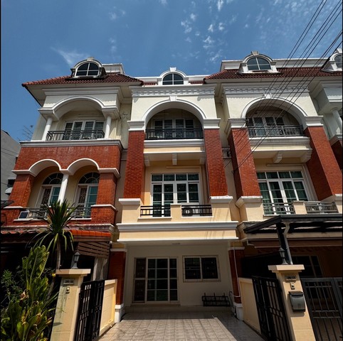 ขายด่วน ทาวน์โฮมมือสอง ราคาถูก สภาพดีมาก บ้าน CasaCity นวลจันทร์ 1 ซอยนวลจันทร์ บึงกุ่ม กทม