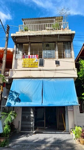 ขายด่วน ทาวน์เฮาส์ 3 ชั้น ทำเลทอง ใจกลางเมืองสงขลา ถนนคลองเรียน 2 ซอย 2 เข้าออกสะดวก ใกล้ทุกจุดสำคัญ