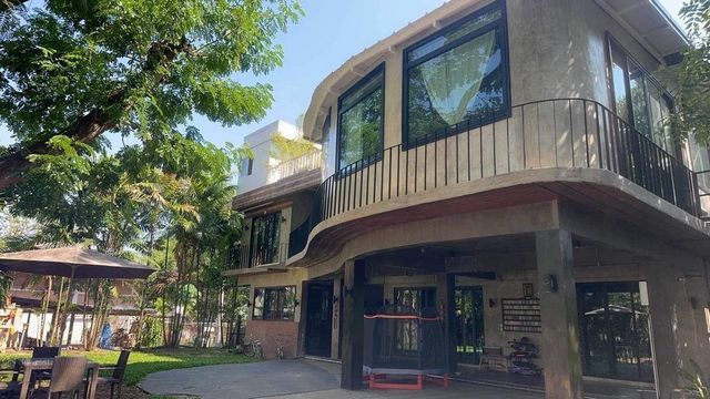 ขายด่วน ถูกสุดๆ 10.9 ล้าน 162 ตรว. 5 นอน 4 น้ำ #โซนแม่ริม บ้านสวย 3 ชั้น #วิวภูเขา บรรยกาศดี ร่มรื่น เป็นส่วนตัวสุดๆ