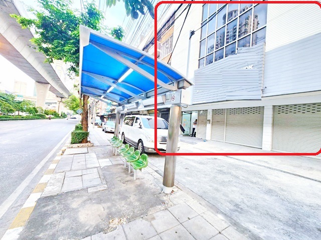 มีลิฟต์  6ชั้น 3คูหา Hostel AIABNB ไอคอนสยาม600ม.ให้เช่าสำนักงาน ทำเลทอง BTS กรุงธนบุรี 600ม.  ติดถนนใหญ่ 24 นอน  54 ตร.วา. 1,060 ตร.ม. 
