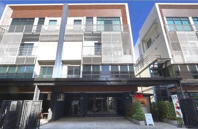 ขายโฮมออฟฟิศ 4 ชั้น เอกมัย - รามอินทราใกล้โรงพยาบาลพญาไทนวมินทร์กรุงเทพมหานคร
