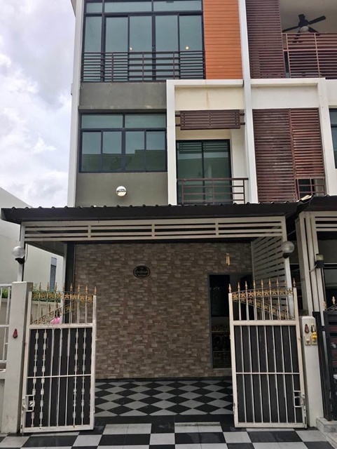 สาทร-กัลปพฤกษ์ ให้เช่าทาวน์โฮม 3 ชั้น 27ตร.วา.307 ตร.ม. 3นอน 5แอร์ ตลาดสำเพ็ง 2 300ม. แม็คโคร บางบอน 1.3 กม.