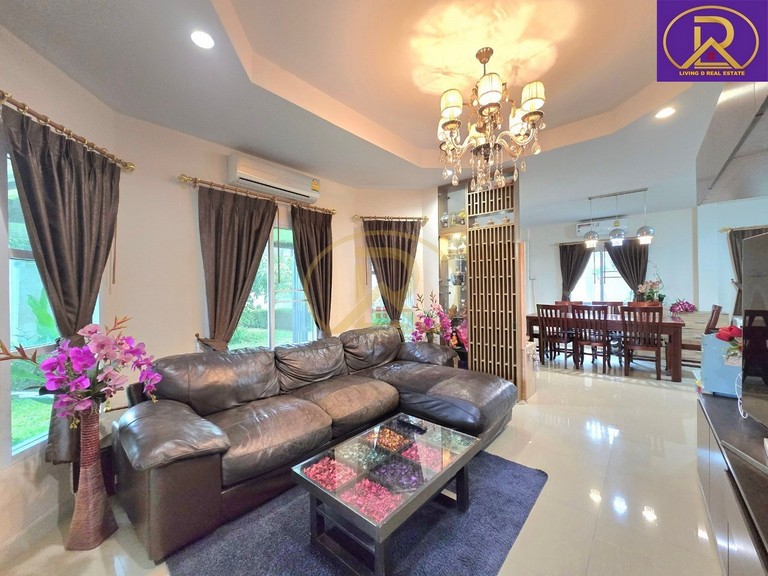 ให้เช่าบ้านเดี่ยว 2ชั้น พื้นที่กว้าง หลังริม หมู่บ้านมณีรินทร์ กรีนพาร์ค อ่างศิลา ต.เสม็ด อ.เมืองชลบุรี จ.ชลบุรี 