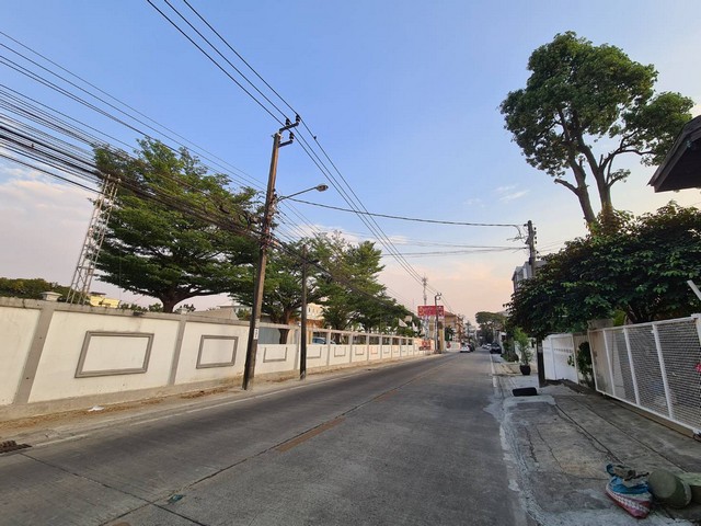 พื้นที่ดิน - 0 ไร่ 0 NGAN 88 SQ.WA 10000000 บาท. ไม่ไกลจาก The nine พระราม9 ราคาดีที่สุดในย่าน กรุงเทพ